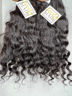 Must-have hair texture for your glow-up! LHS Raw Cambodian Rich Wavy Curl weighs in at 3.5 oz - 4.0 oz per bundle for a more voluminous and glamorous look. 