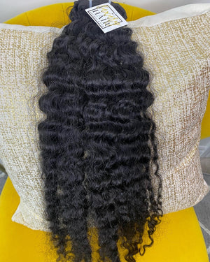 Our LHS Burma Goddess Curl is the most natural-looking curls you will ever come across! This is also our most versatile texture and can be worn in its Natural State, Curled & Straighten Bone Straight. LHS Burma Goddess Curl weighs in at 3.5 oz - 4.0 oz per bundle for a more voluminous and glamorous look. 